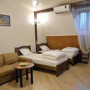  Апартаменты Natia's On Dadiani St. 1